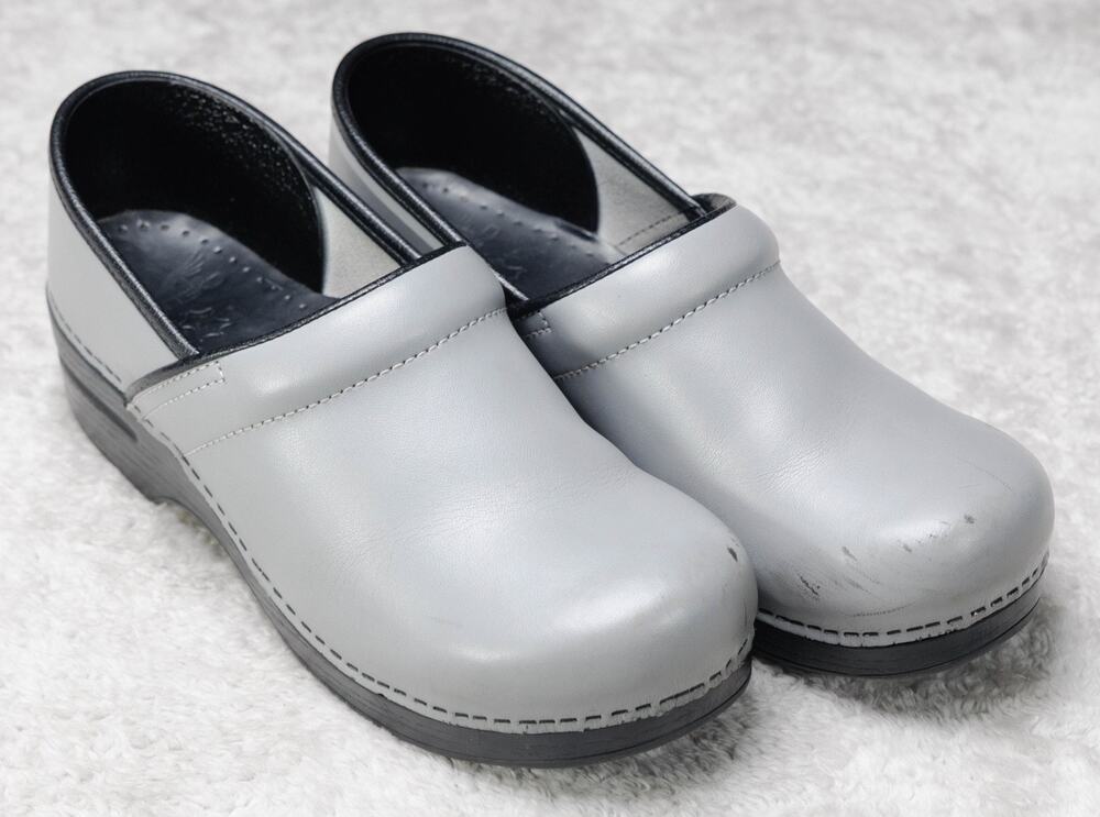 Dansko Professional Light Gray Leather Clogs Slip On Womens Size 41 US 10.5 11